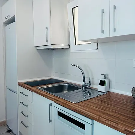 Paseo Riviera Apartment